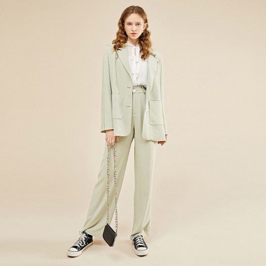 唯品会上的时尚穿搭指南